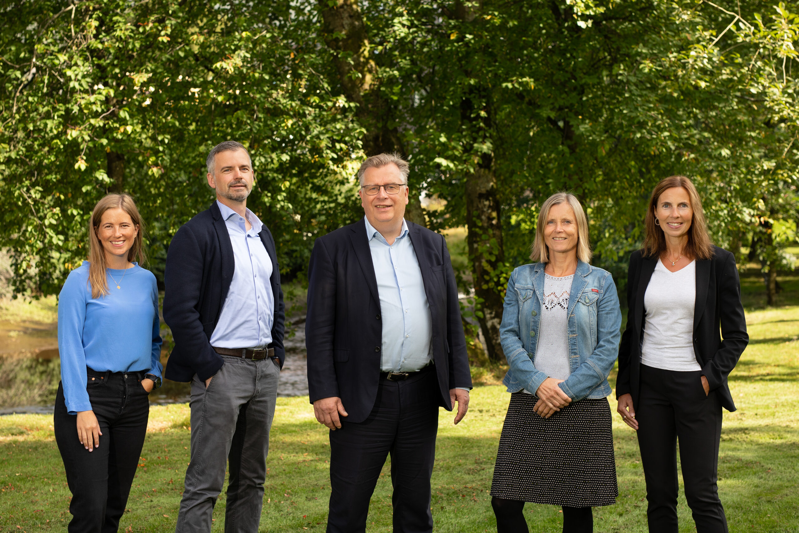 Bilde av Marie Havnen. Henrik Nordal, Atle Hamar, Siw Heggedal Longvastøl ute i Førde.